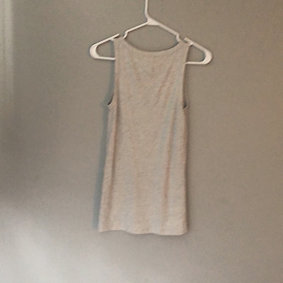 Medium Old Navy, slim fit tank top - Picture 2 of 2